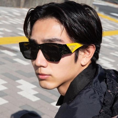 نظاره ماركة ‏Prada