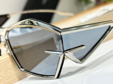 نظاره ماركة ‏Givenchy