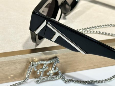 نظاره ماركة Fendi