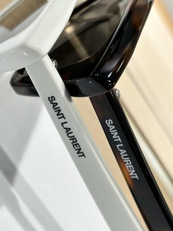 نظاره ماركة YSL