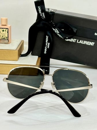 نظاره ماركة YSL