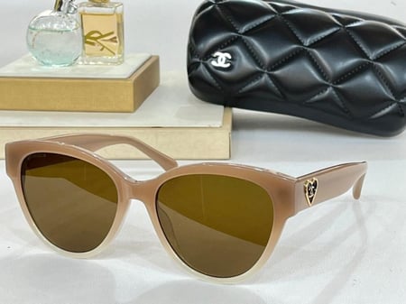 نظاره ماركة Chanel