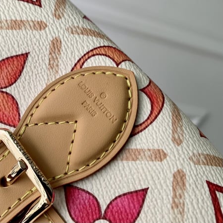 LV  Nano Diane 19 x 10.5 x 6cm