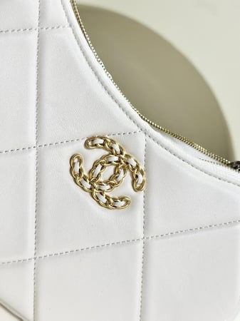Chanel 11x20x5cm