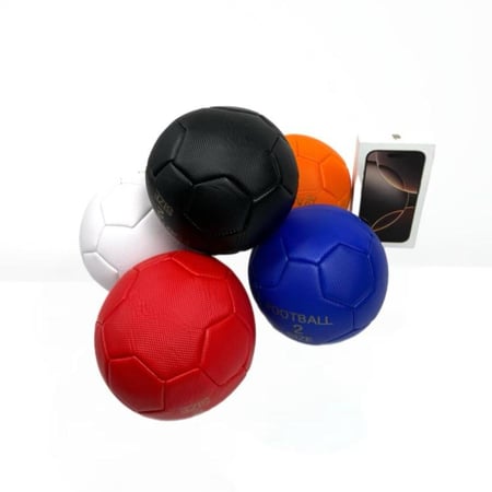 كرة قدم صغيرة متعددة الألوان