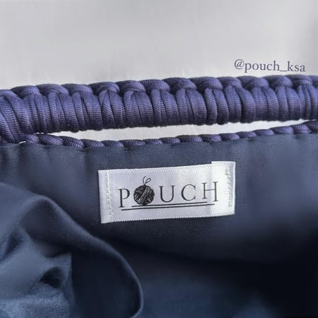 شنطة كلاتش باللون الكحلي