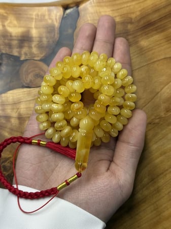 كهرمان طبيعي حر