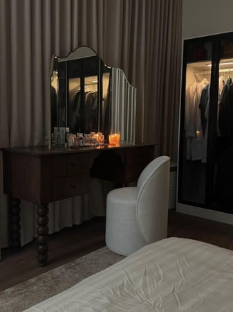 كرسي تسريحة بوكلية مودرن