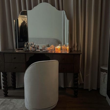 كرسي تسريحة بوكلية مودرن