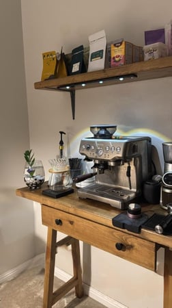 رف جداري خشبي