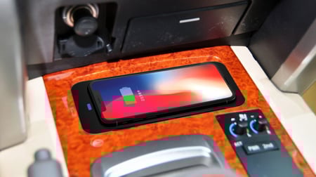 شاحن لاسلكي لاندكروزر 2008-2015