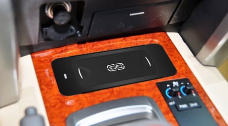 شاحن لاسلكي لاندكروزر 2008-2015