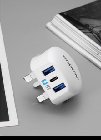 شاحن جداري A15 17 w