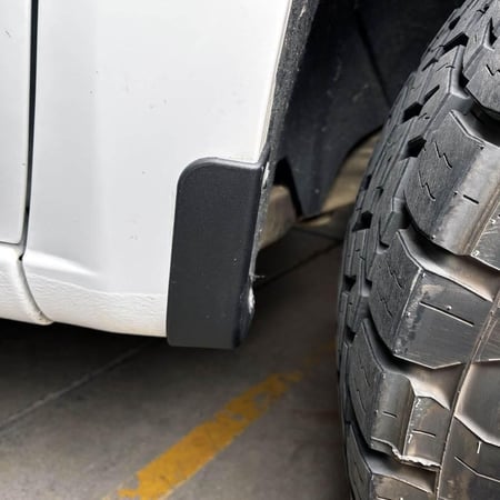 طقم استبدال نسافات الوكالة Mud Flap Delete For 2019-2025 Chevrolet Silverado 1500