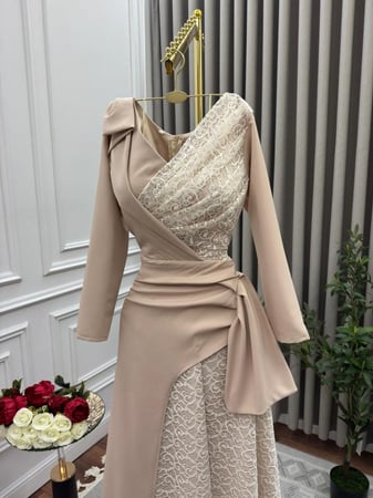 فستان بيج علا دانتيل من نوف /Mair Fashion