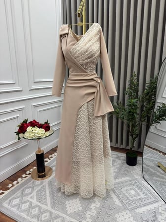 فستان بيج علا دانتيل من نوف /Mair Fashion