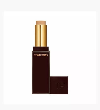 كونسيلر توم فورد تريسلس سوفت مات بالحجم الكامل اختر لونك المفضل