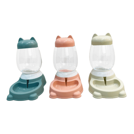 موزع الماء للقطط والجراء