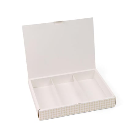 مجموعة(6) علب ورقية بطباعة ورود باللون الأبيض- 3 أقسام