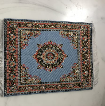 ميني كوستر بنمط سجاد شرقي