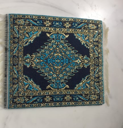 ميني كوستر بنمط سجاد شرقي
