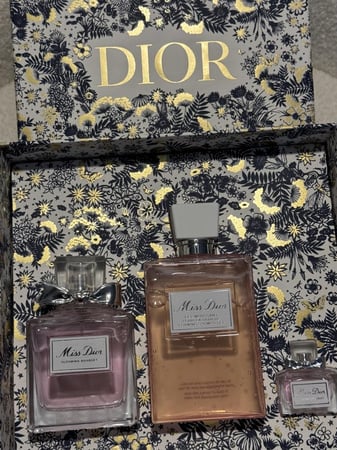 مجموعة الجسم وعطر مس ديور