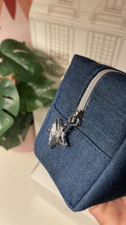 شنطة ميكب ديور جينز