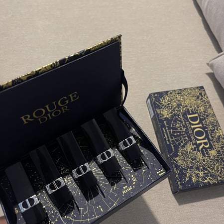 مجموعة ارواج ديور بلو