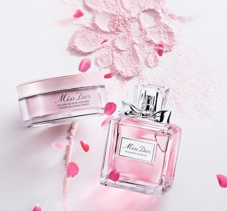 بودرة ديور العطرية