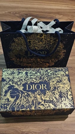 مجموعة بودرة و قلوسات ديور