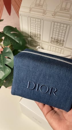 شنطة ميكب ديور جينز