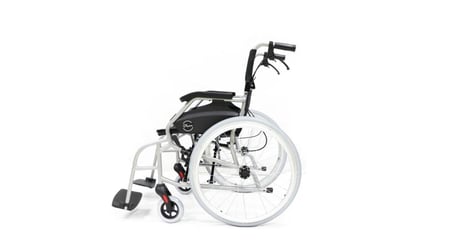 كرسي متحرك الومنيوم كفرات كبيرة Pluma