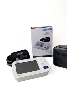 جهاز اومرون M6 الالكترونى لقياس ضغط الدم سهل الإستخدام