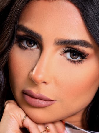 عدسة ذهب ( كابتشينو ) بتركيبة مطورة تجلس من يوم ل سنة على حسب محافظتك عليها .. الاصلي الاورجينال