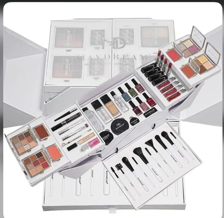 طقم مكياج ابيض كبير MAYDREAM PH- بديل ديور