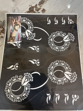 نقشات وسط للكف