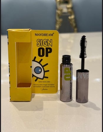 مسكرة مكثفة مطولة ميني من ماي دريم نفس سايز اب