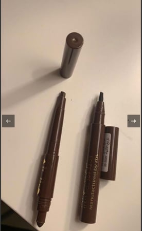 قلم حواجب بني ثلاثي الأبعاد 3D وسهل الاستخدام يتكون من ( شفره مشطوفه - قلم لرسم شعره شعره - فرشه للدمج