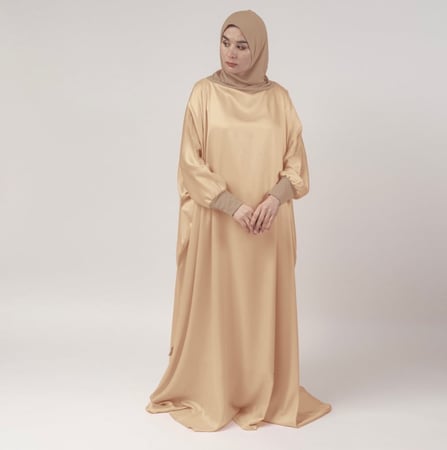 طقم عتيق مع شرشف طوبى