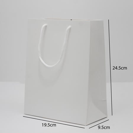 أكياس ورقية لون أبيض