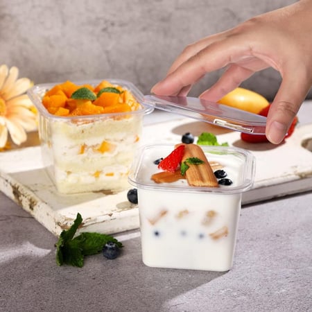 علب حلى بلاستيك