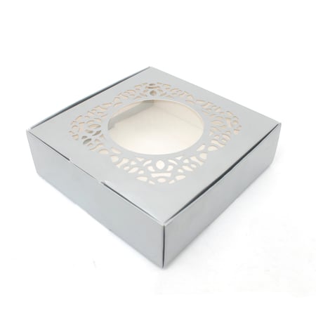 علبة ورقية مع نافذة شفافة مزخرفة