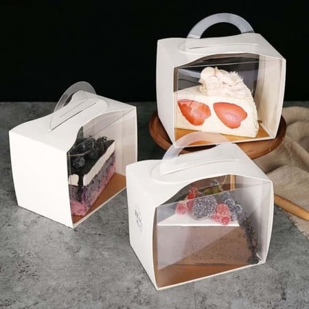 علب كيك شفافة فاخرة بمسكة