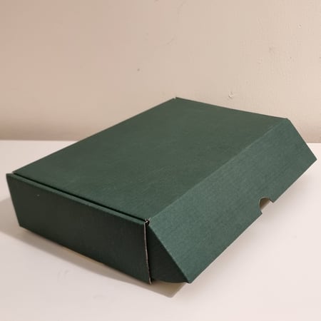 كرتون شحن لون اخضر