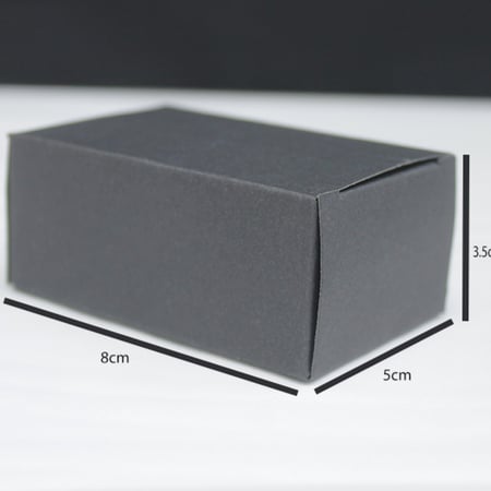 علب هدايا و عطور لون أسود فاخر