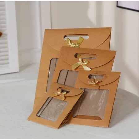 اكياس ورقية بننافذة شفافة