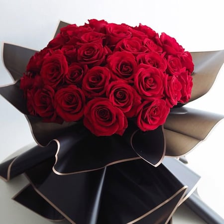 ورق تغليف اسود