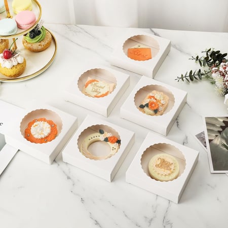 علب ورقية بنافذة شفافة