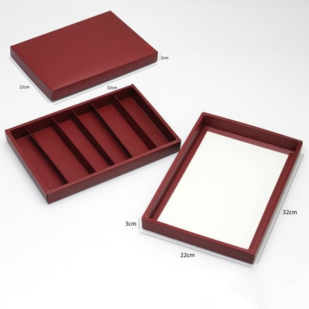 علب شوكولاتة وحلويات مقسمة