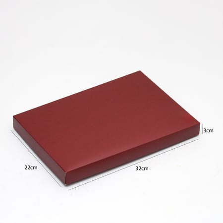 علب شوكولاتة وحلويات مقسمة